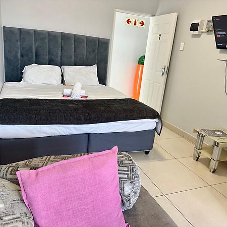 Mowetu Guest House Cape Town Exterior photo