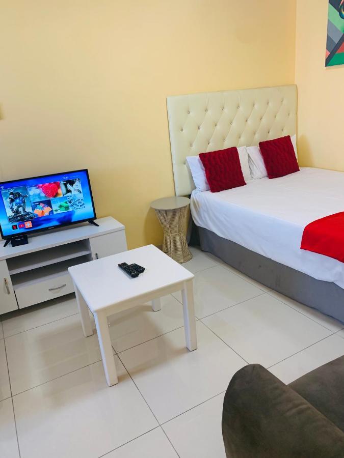 Mowetu Guest House Cape Town Exterior photo