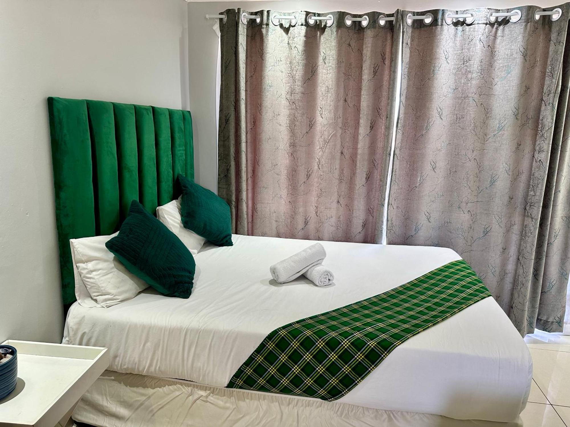 Mowetu Guest House Cape Town Exterior photo